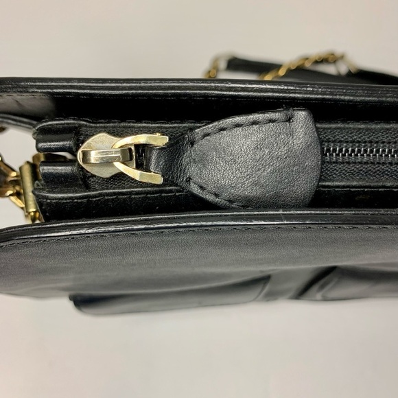 Stuart Weitzman Women’s Black Leather Pod Handbag/Crossbody Chanel like ! - Picture 10 of 16